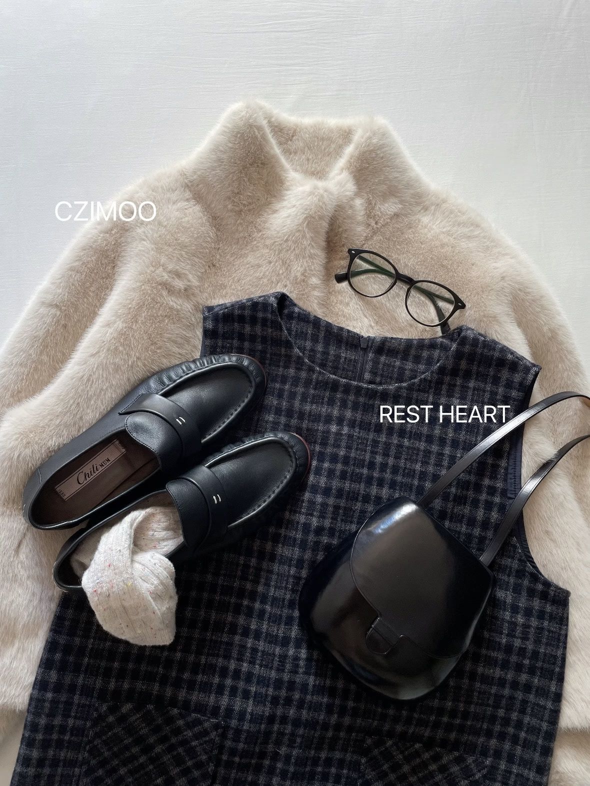 呢绒 H型 圆形领 无袖 基础袖 满印&循环 格纹/菱格 贴布绣 蓝黑色 烧焦灰 黑檀色  - VALI鞋履AI设计主图