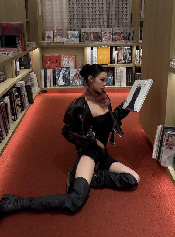 燕尾服 樱桃红木 皮革 