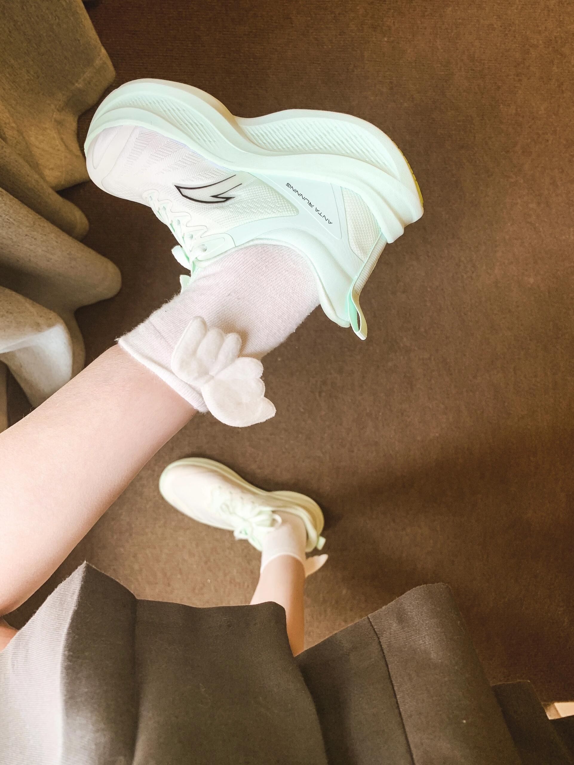 奶白绿 夏雨色 浅翡翠色 低帮 系带 皮革  - VALI鞋履AI设计主图