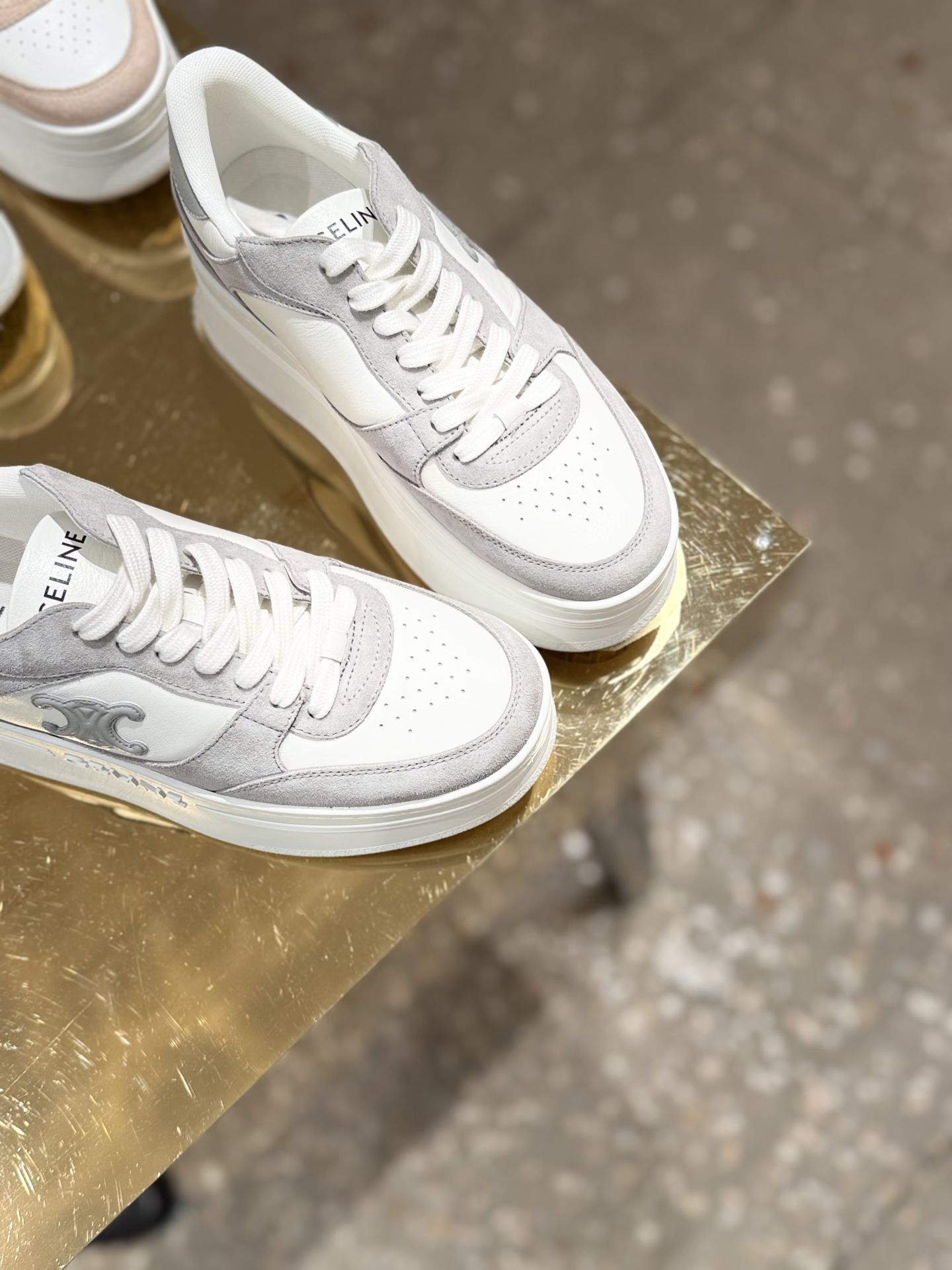 钟乳石 香雪球色 云白 中帮 系带 布面  - VALI鞋履AI设计主图