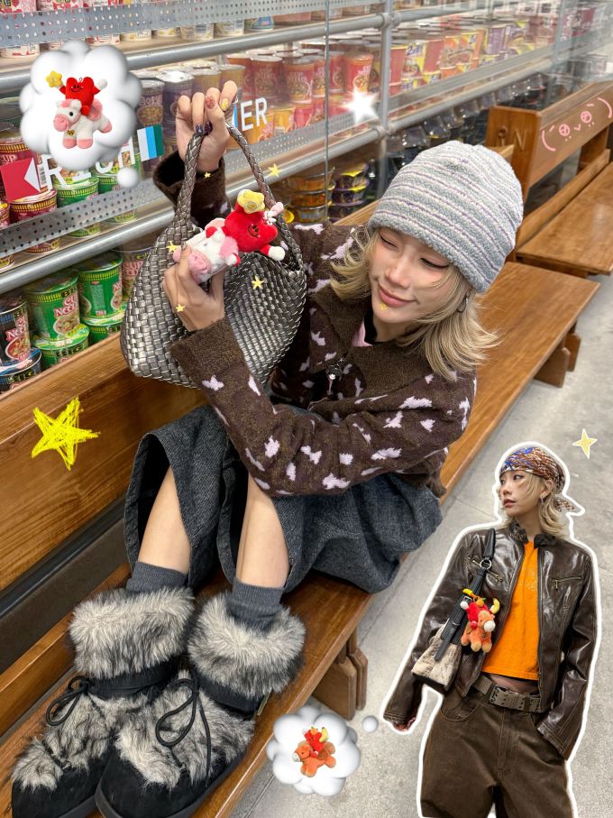 毛纺 满印&循环 细针 提花-绞花 燕尾服 咖啡褐色 玻璃瓶色 