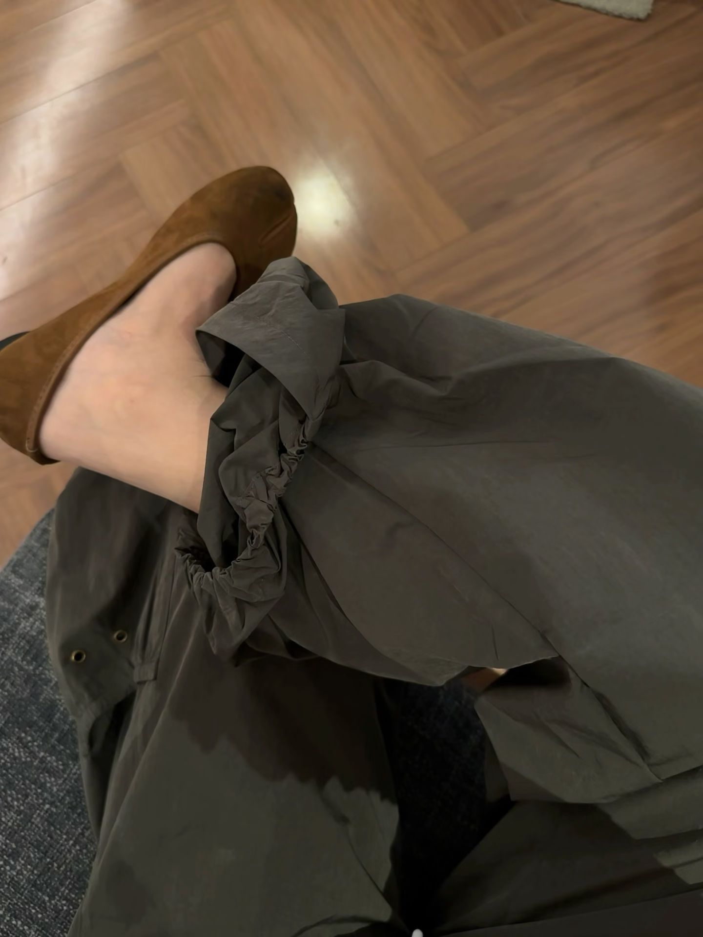 沙漠棕榈色 深洞 僧袍色 圆头 一脚蹬 浅口鞋 皮革  - VALI鞋履AI设计主图