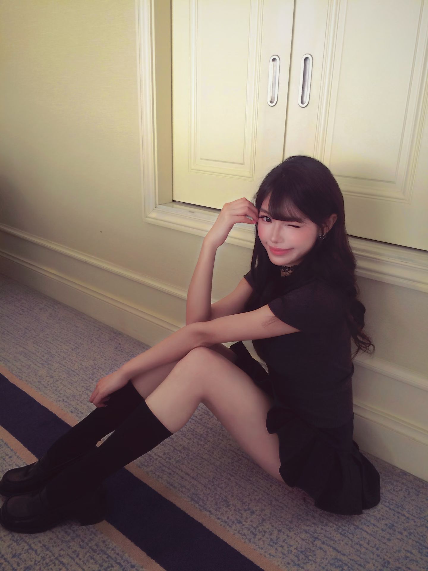 T型 立领 短袖 重紫色 暗紫红  - VALI鞋履AI设计主图