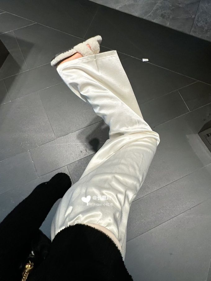 银白 月光灰 婴儿爽身粉 尖头 皮革 