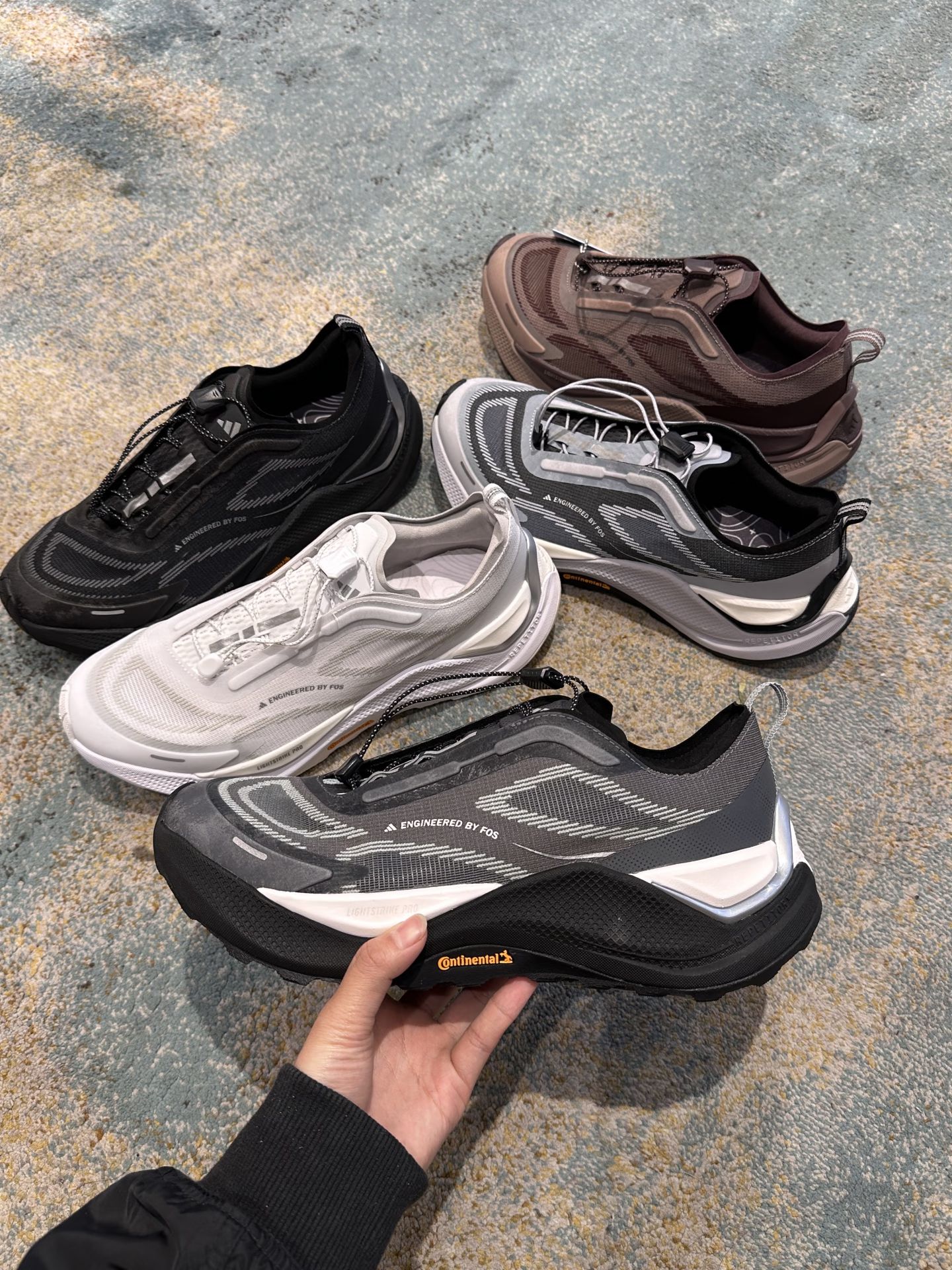 陨石色 煤烟 深暗灰 低帮 网面  - VALI鞋履AI设计主图