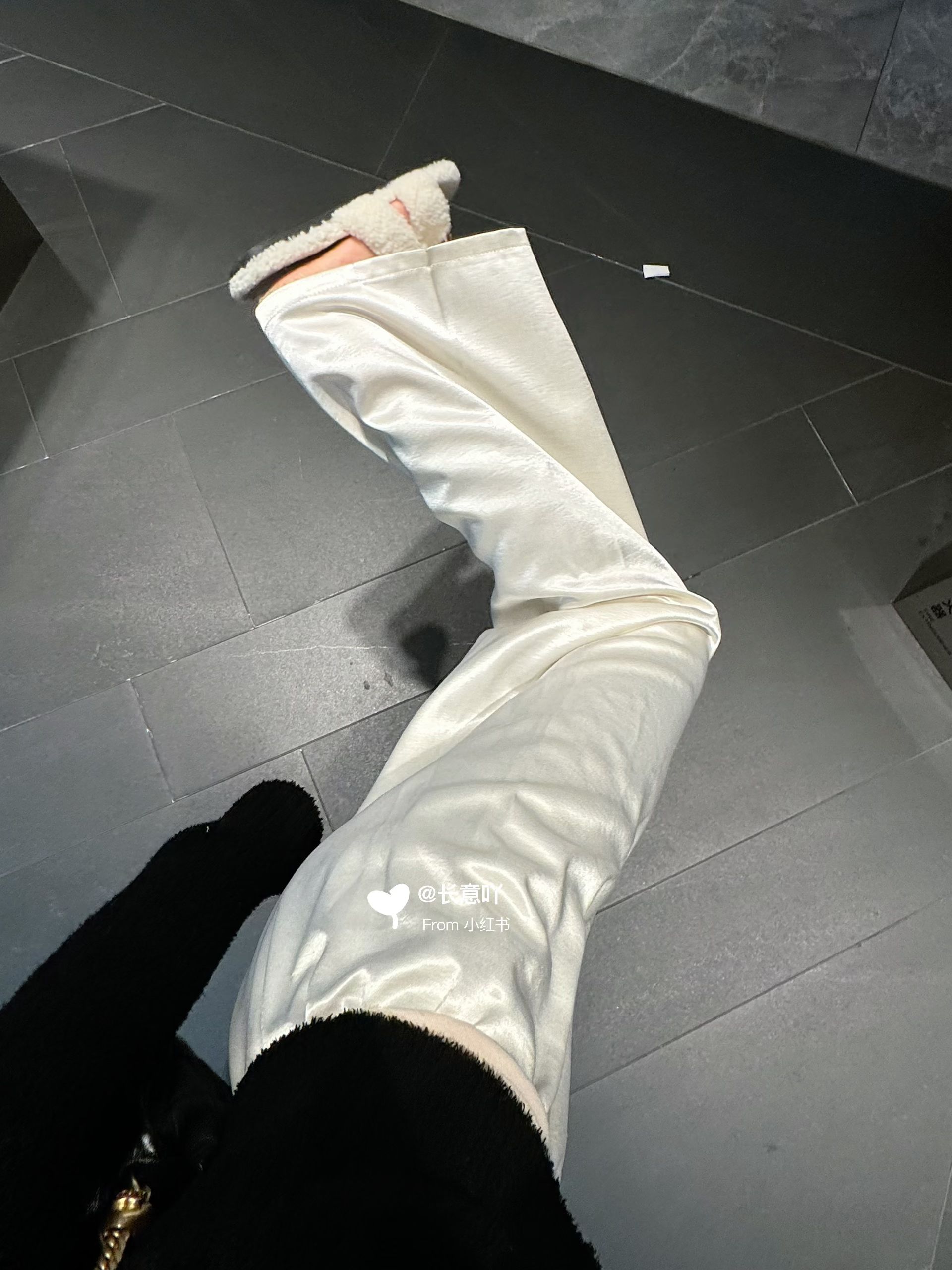 银白 月光灰 婴儿爽身粉 皮革  - VALI鞋履AI设计主图