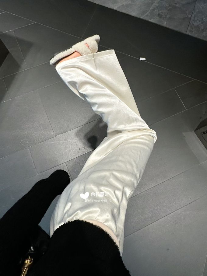 银白 月光灰 婴儿爽身粉 皮革 