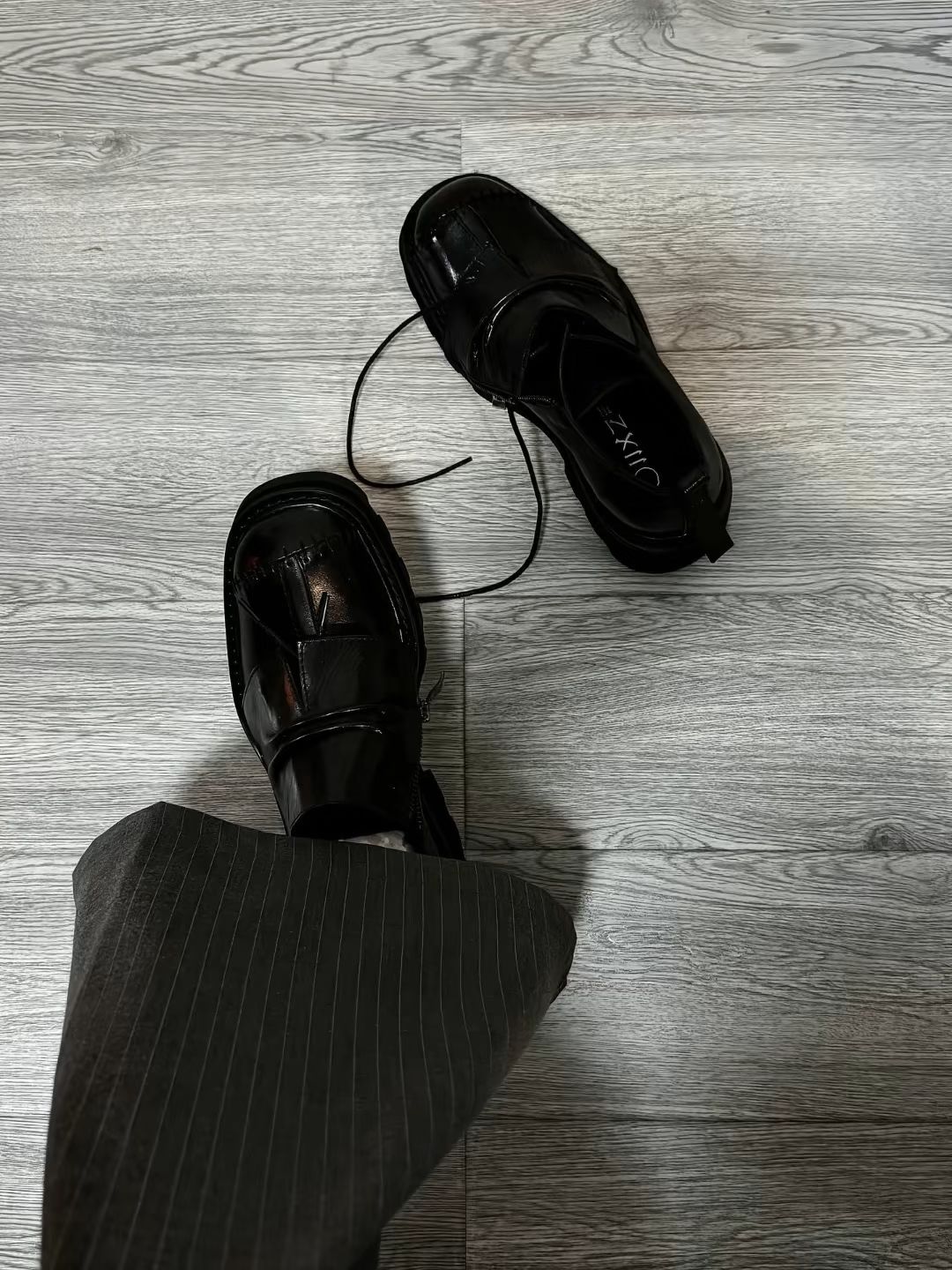 燕尾服 皮革  - VALI鞋履AI设计主图