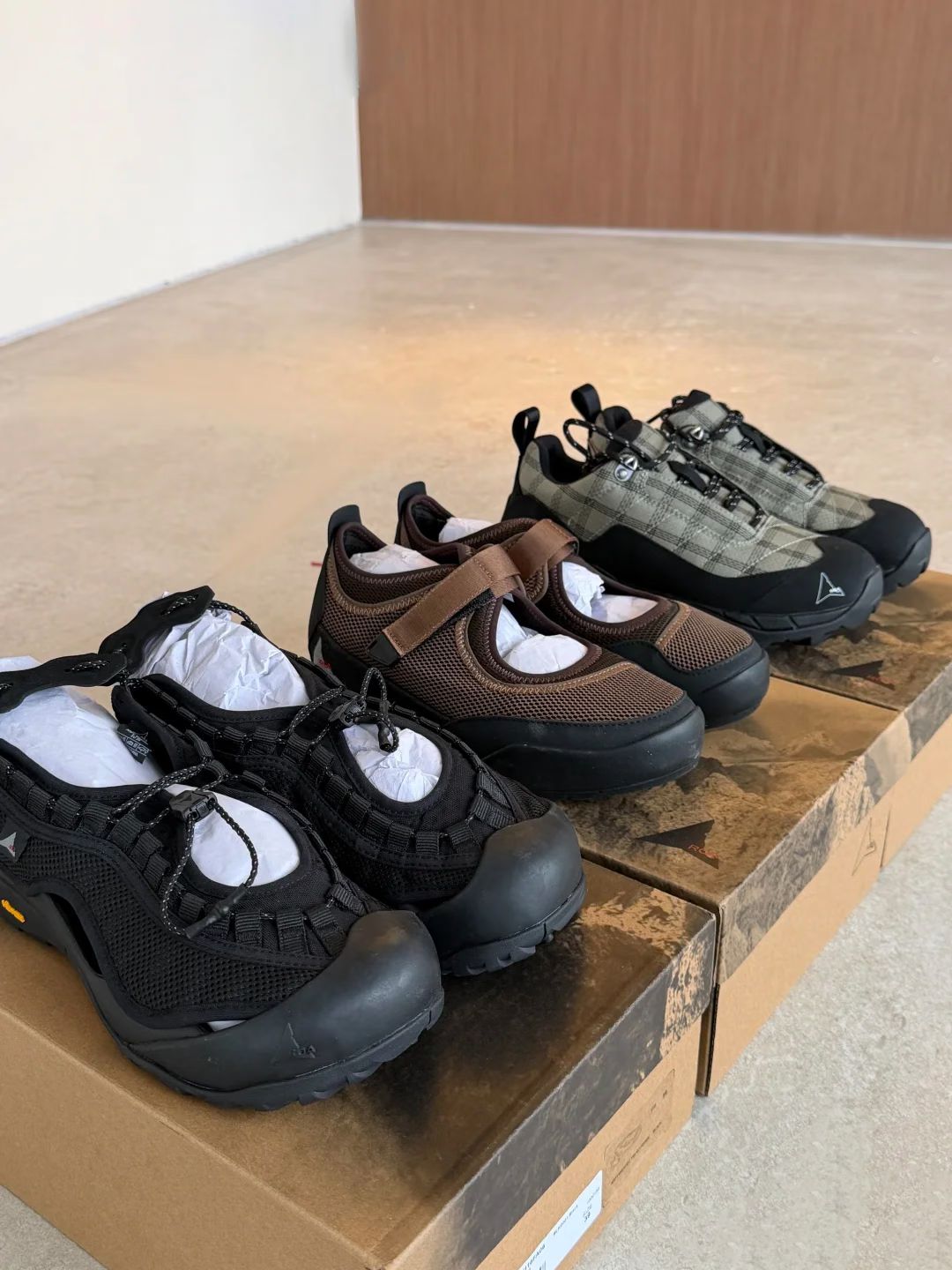 燕尾服 古水 灰鲸 低帮 插扣  - VALI鞋履AI设计主图