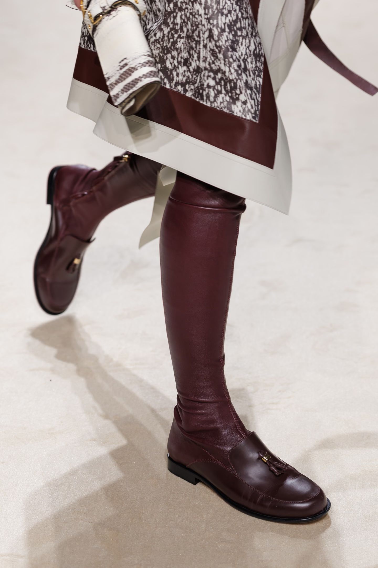 巧克力毛毛雨 巧克力酱色 深巧克力色 圆头 皮革  - VALI鞋履AI设计主图