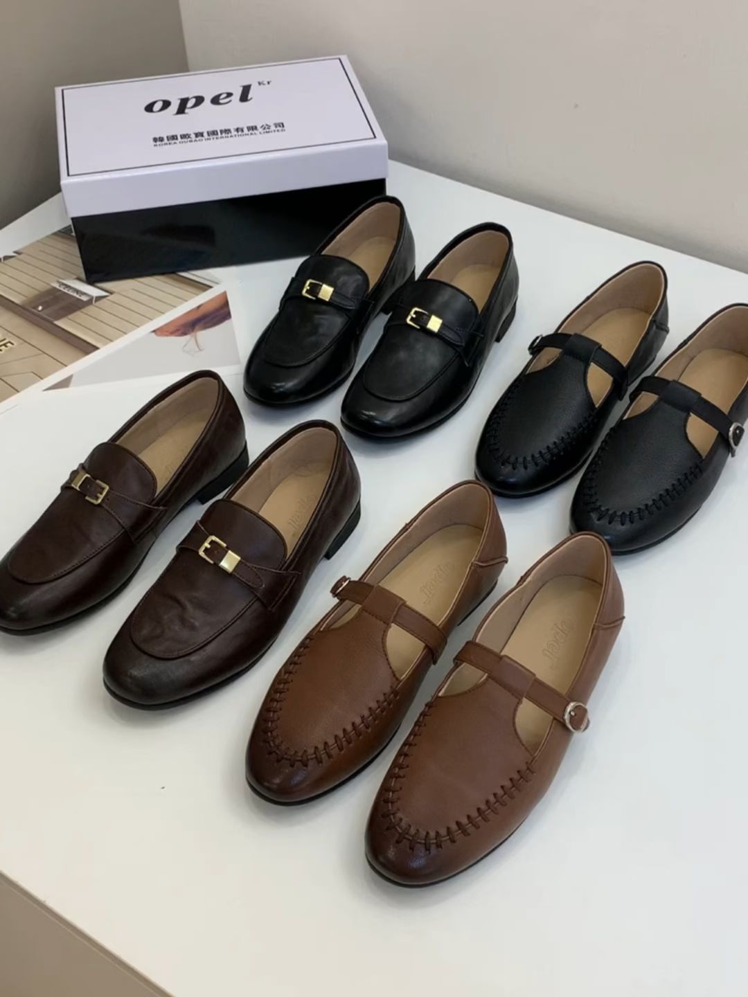 巧克力奶油 土褐色 松球色 圆头 袢扣 中口鞋 皮革  - VALI鞋履AI设计主图