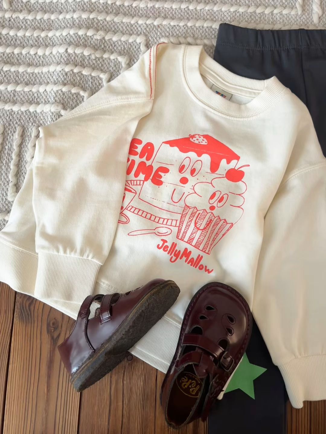 针织面料 H型 圆形领 中长袖 基础袖 局部印染 字母 印花 牡蛎灰 神秘蓝 白胡椒粉色  - VALI鞋履AI设计主图