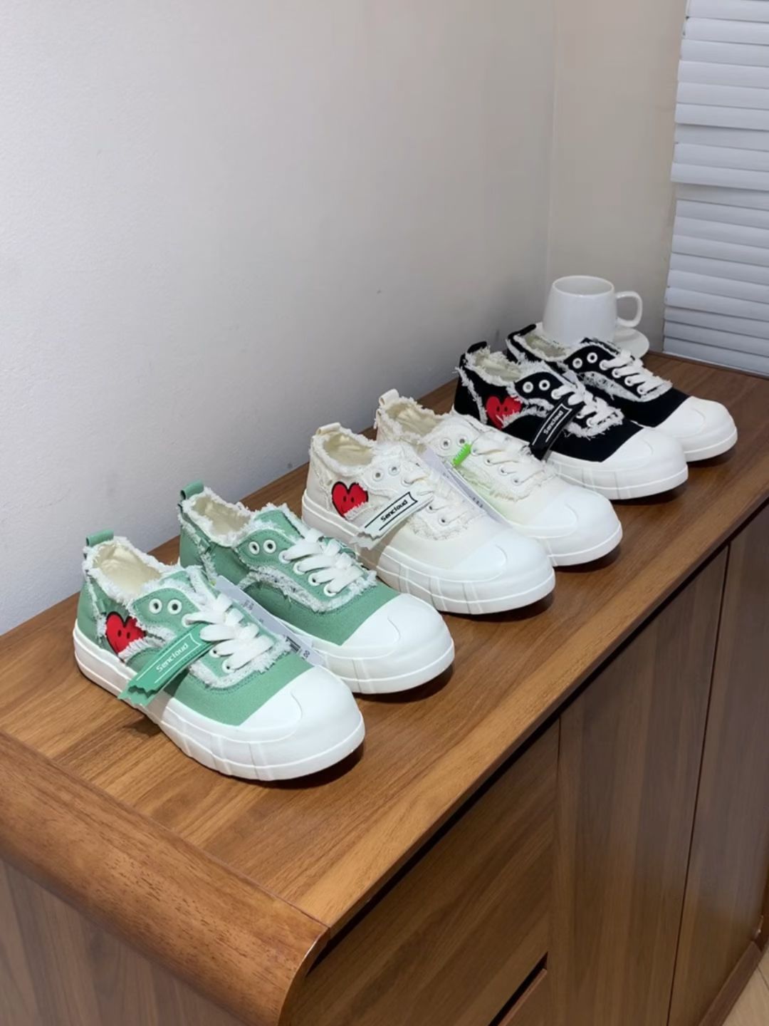 温泉蓝 波浪色 灰翠绿 中帮 布面  - VALI鞋履AI设计主图