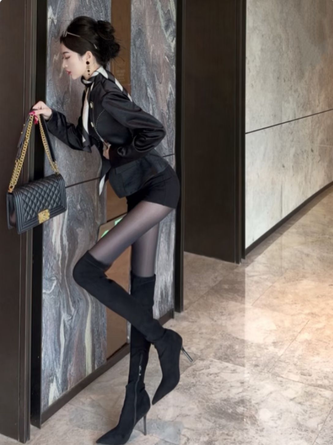 蓝黑色 尖头 皮革  - VALI鞋履AI设计主图