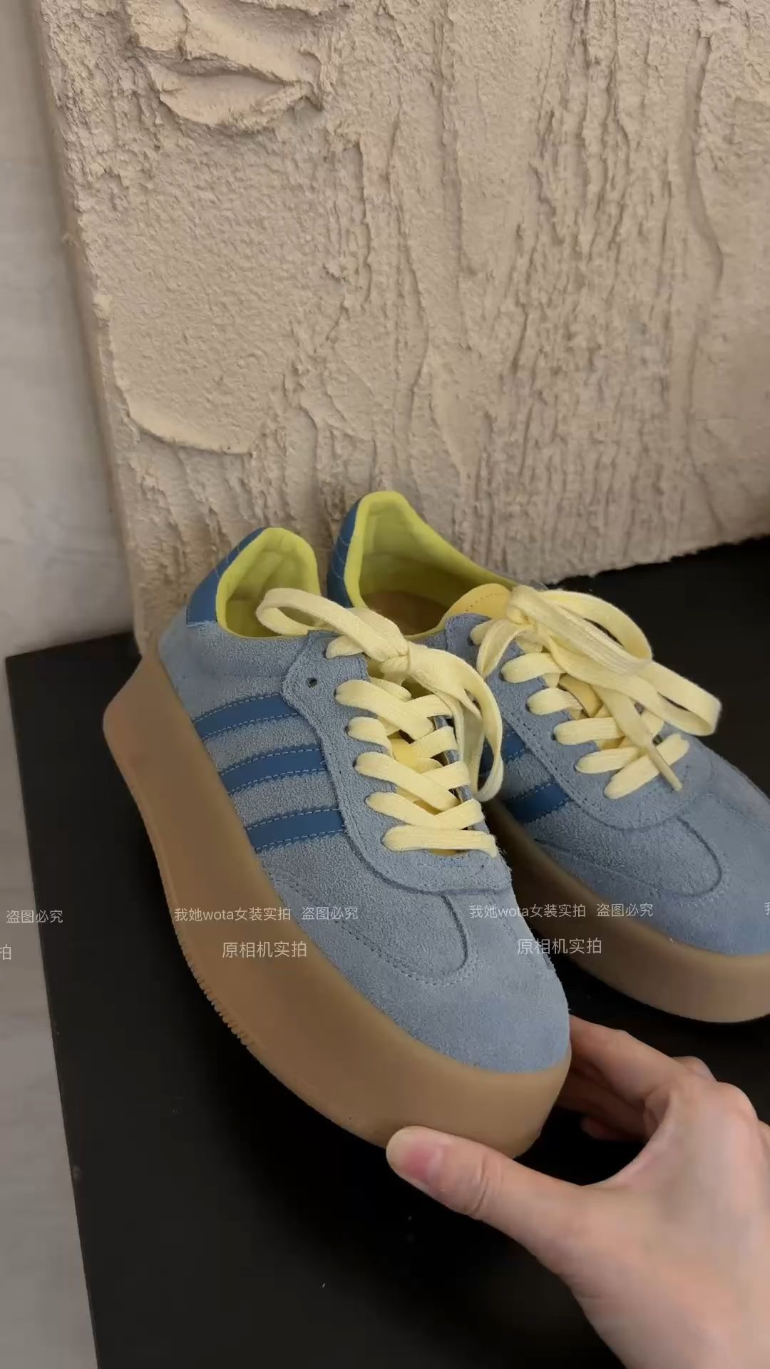 信风灰 岩石边缘 灰色瓦片 低帮 系带 皮革  - VALI鞋履AI设计主图