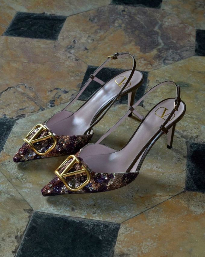 高跟 细跟 鲨鱼灰 屋顶 黑豆色 无帮 袢扣 