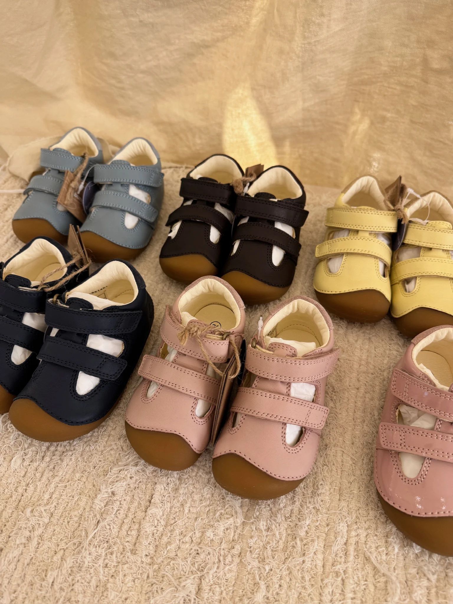 停电色 咖啡褐色 浅羊皮纸色 魔术贴 皮革  - VALI鞋履AI设计主图