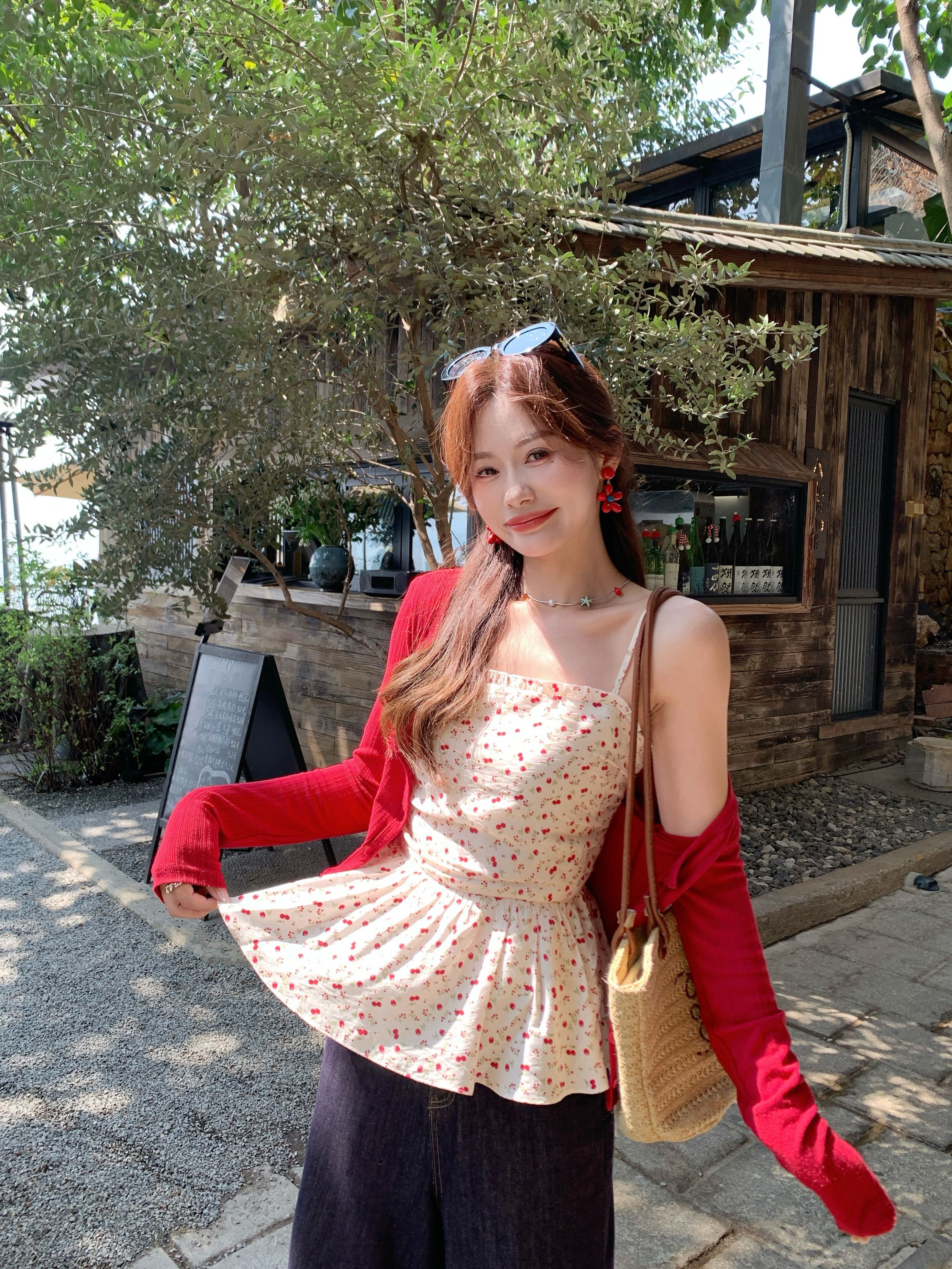 雪纺 A型 抹胸领 无袖 基础袖 满印&循环 碎花 抽褶 荷叶边 印花 钟乳石 肾上腺素 棕灰褐  - VALI鞋履AI设计主图