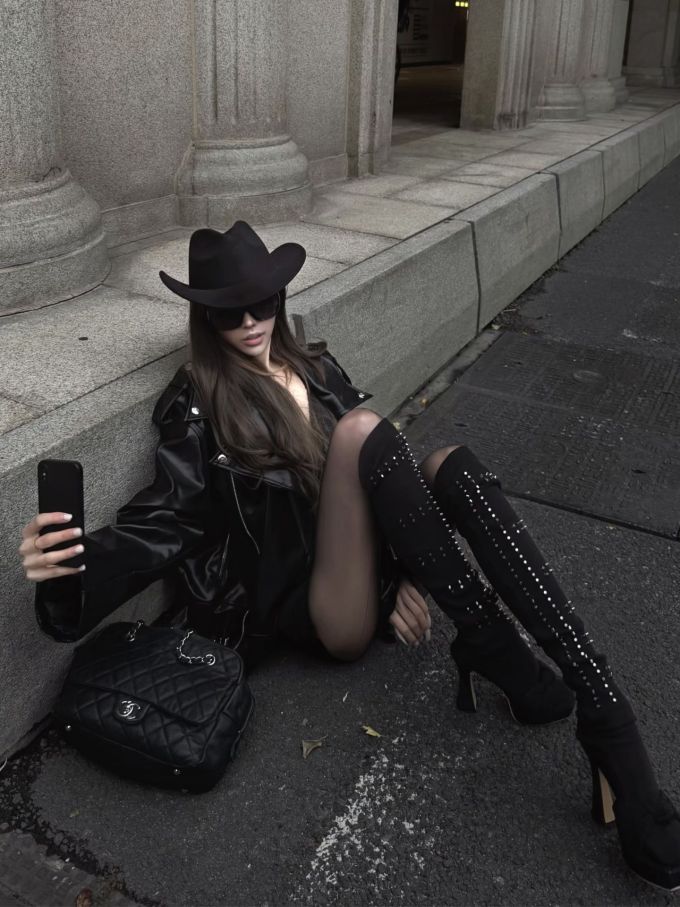 皮革面料 翻驳领 中长袖 基础袖 满印&循环 燕尾服 基础拉链 哥特风 