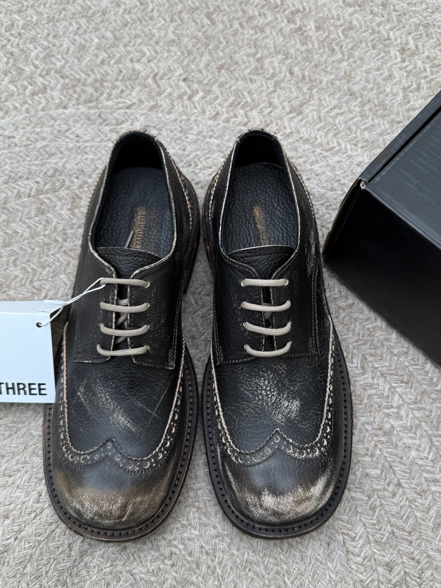 燕尾服 铁灰色 灰鲸 圆头 系带 皮革  - VALI鞋履AI设计主图