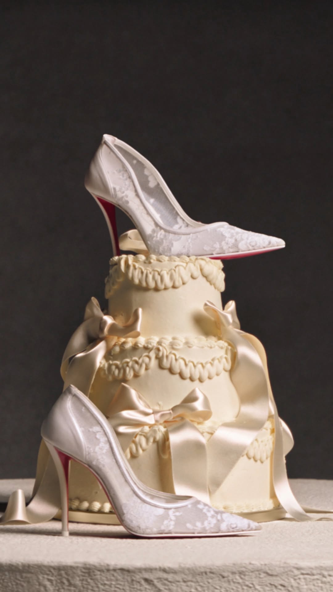 丁香灰粉 淡紫罗兰色 摩根石 尖头 低帮 一脚蹬 浅口鞋 蕾丝  - VALI鞋履AI设计主图