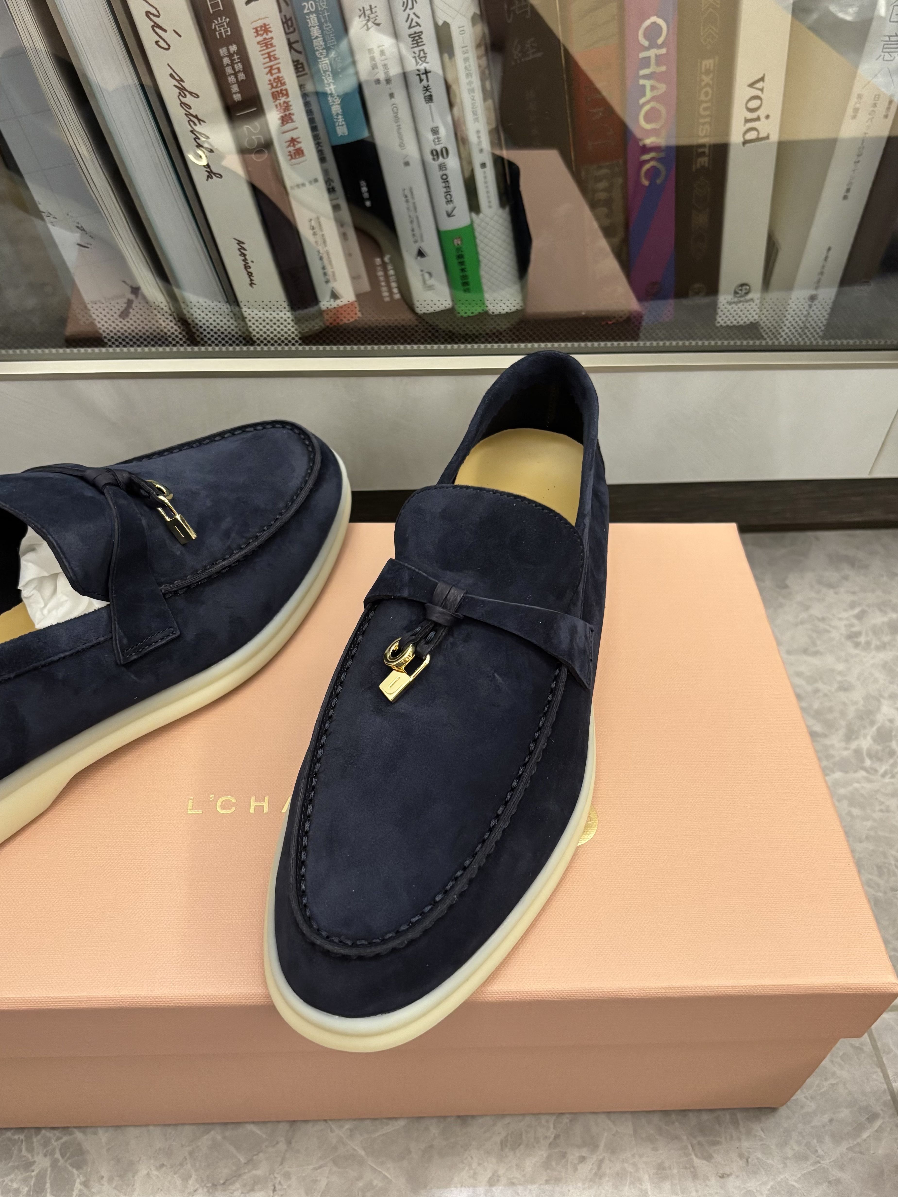 蓝黑色 一脚蹬 皮革  - VALI鞋履AI设计主图