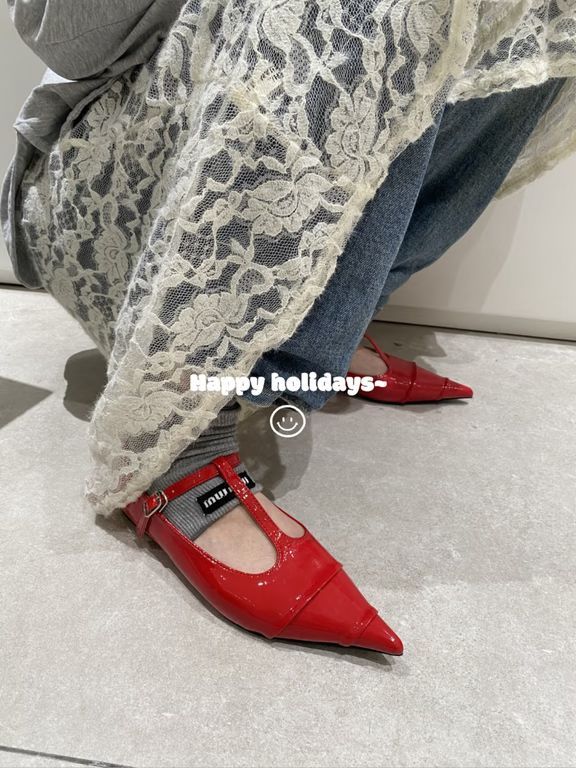 肾上腺素 番茄干色 烧结砖色 尖头 袢扣 浅口鞋 皮革 