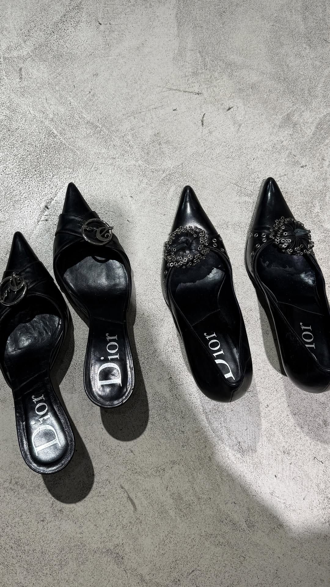 燕尾服 灰鲸 灰白色 尖头 低帮 一脚蹬 浅口鞋 皮革  - VALI鞋履AI设计主图