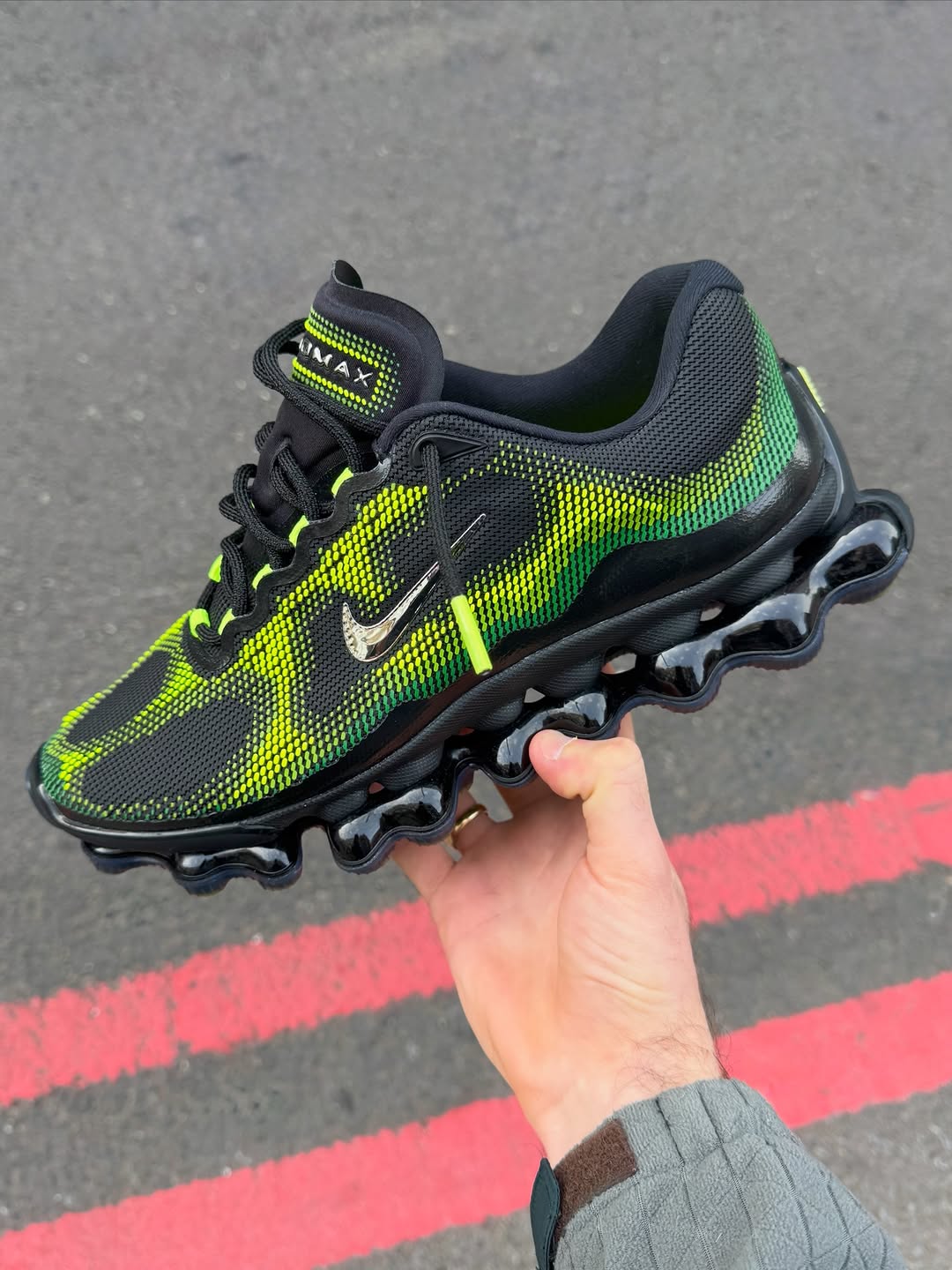 阿芬宾舍犬 湍流色 烧焦灰 低帮 系带 网面  - VALI鞋履AI设计主图