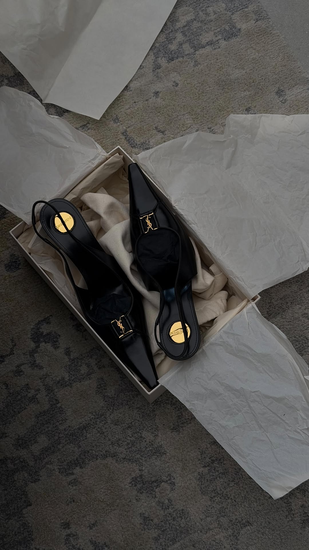 燕尾服 鹪鹩色 玉米丝色 无帮 皮革  - VALI鞋履AI设计主图