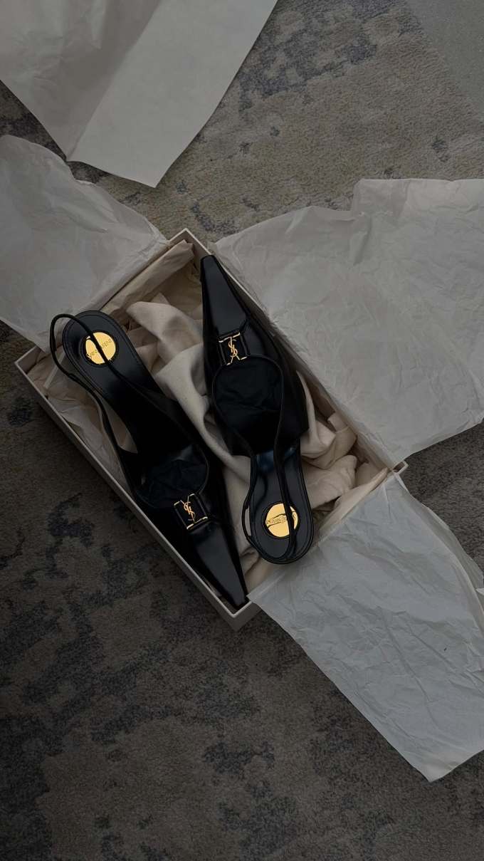 燕尾服 鹪鹩色 玉米丝色 无帮 皮革 