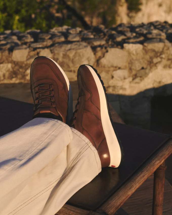 土褐色 秋白色 阿拉伯香料色 系带 皮革 