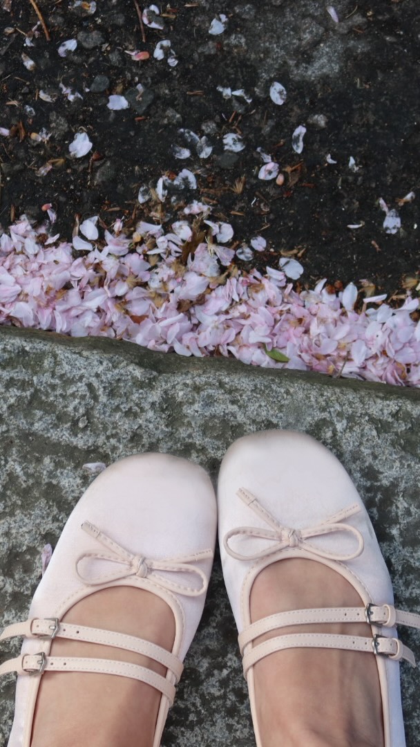 灰丁香色 淡兰花色 灰色迷雾 圆头 袢扣 中口鞋 皮革  - VALI鞋履AI设计主图