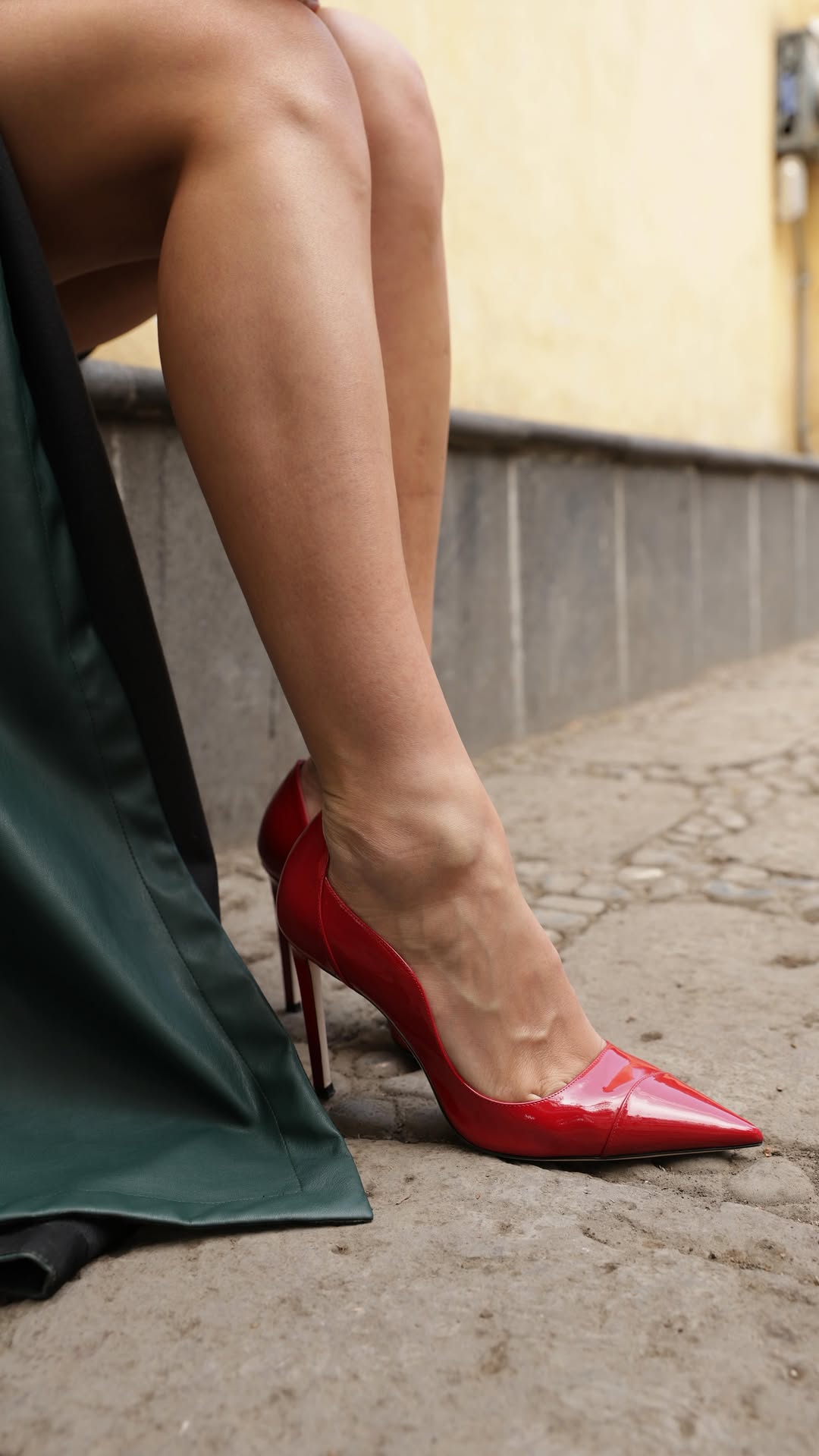 高跟 细跟 大丽花红 肾上腺素 羊绒粉 尖头 低帮 一脚蹬 浅口鞋 皮革  - VALI鞋履AI设计主图