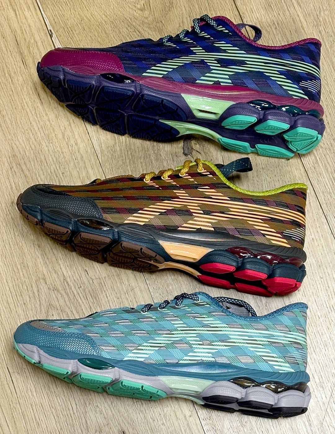 信标蓝 洋红紫 方钠石蓝 低帮 系带  - VALI鞋履AI设计主图