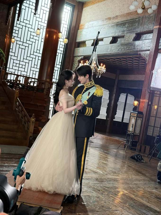 纱 A型 无袖 层叠 木灰色 脆饼色 白胡椒粉色 