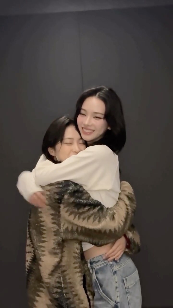 沙漠棕榈色 柚木色 深洞  - VALI鞋履AI设计主图