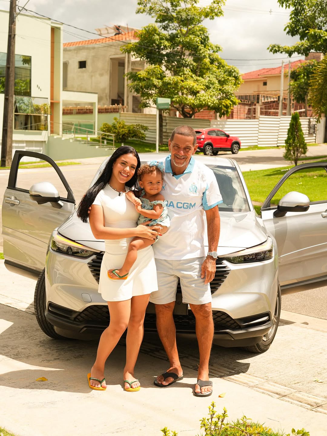 针织面料 H型 polo领 短袖 局部印染 字母 印花 钟乳石 海胆色 露白色 基础扣饰  - VALI鞋履AI设计主图