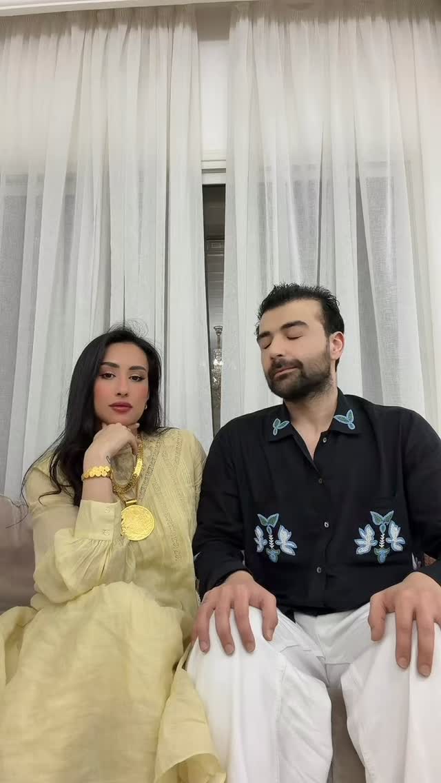 棉麻 A型 圆形领 中长袖 基础袖 抽褶 葵花籽 大麻色 银厥色 淑女  - VALI鞋履AI设计主图