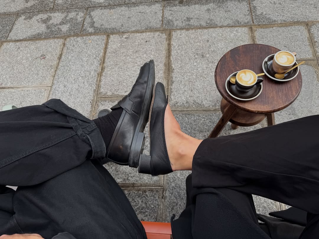 无烟煤色 黄貂鱼 熔岩烟 低帮 深口鞋 皮革  - VALI鞋履AI设计主图