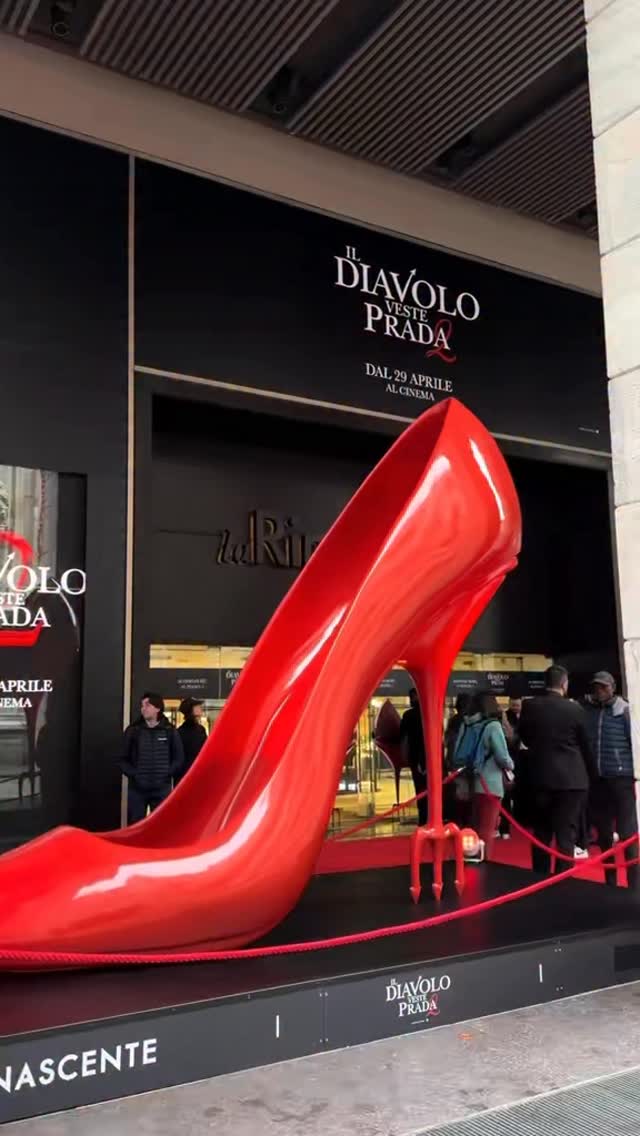 火红 红色警报 深珊瑚红 低帮 一脚蹬 浅口鞋 皮革  - VALI鞋履AI设计主图