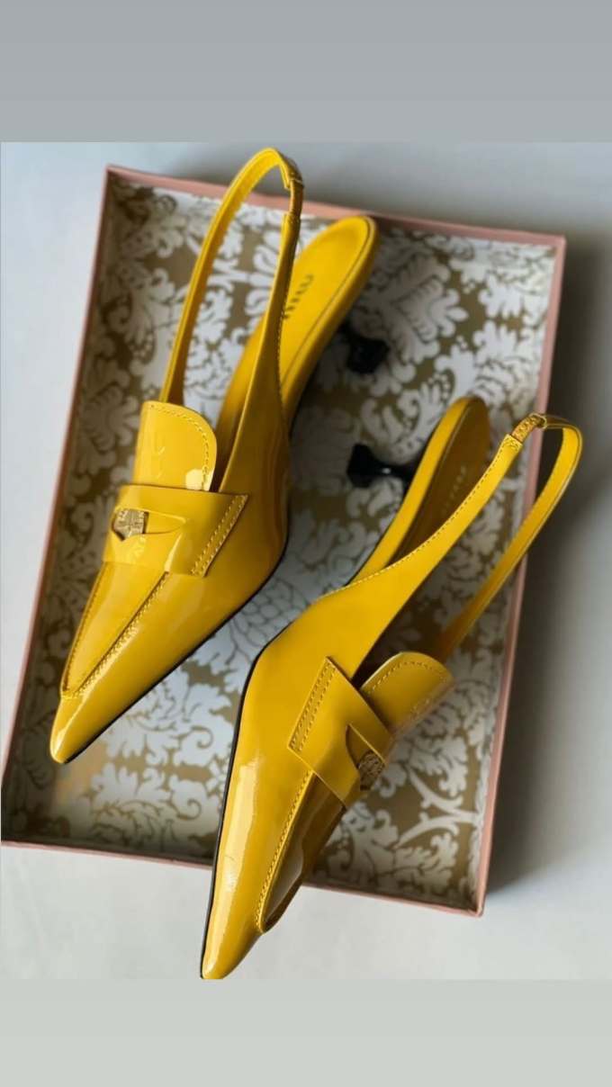 金棕榈色 僧袍色 硫磺色 尖头 低帮 一脚蹬 浅口鞋 皮革 