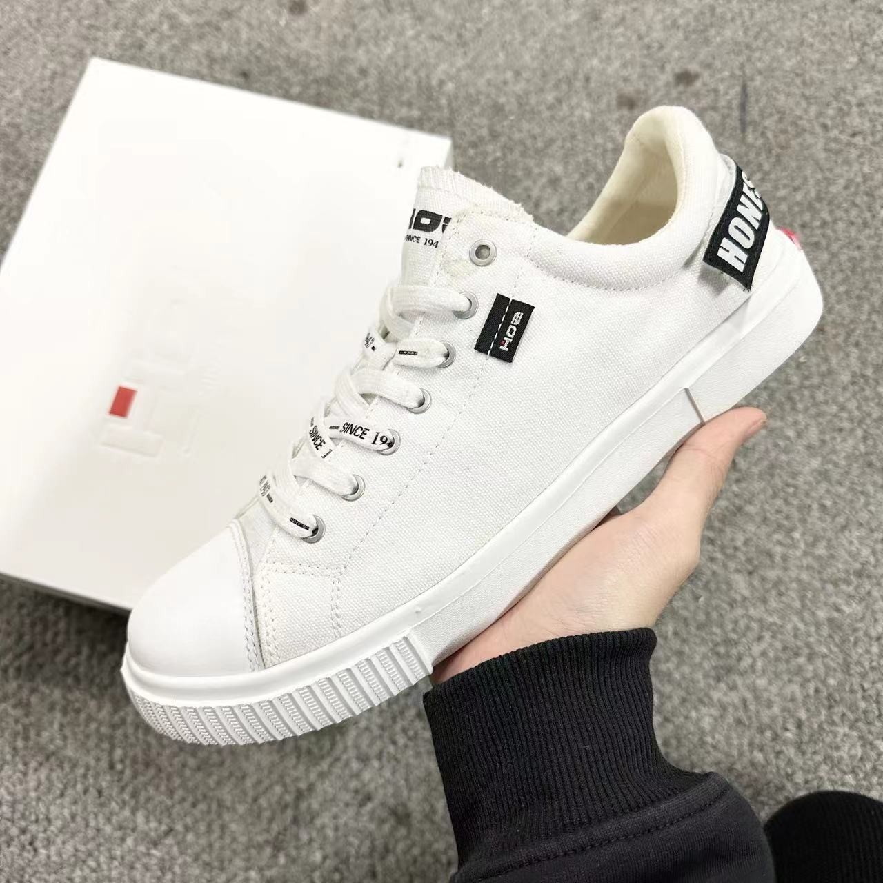 √H 后街春季新款白色休闲鞋简约帆布鞋 1138678主图