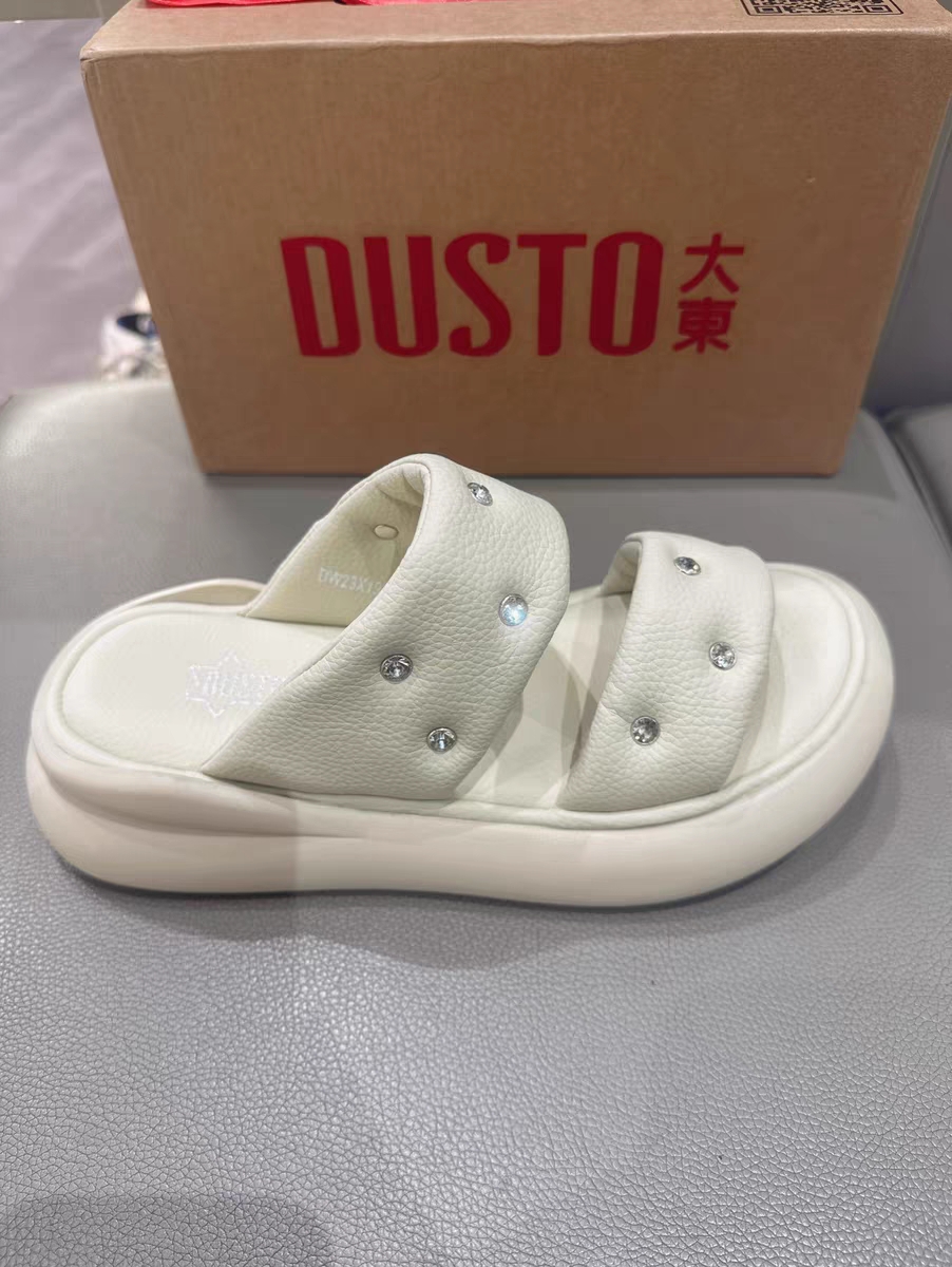 大D家  女士厚底踩屎感拖鞋 23X1917 百搭平底舒适外穿夏季拖鞋主图