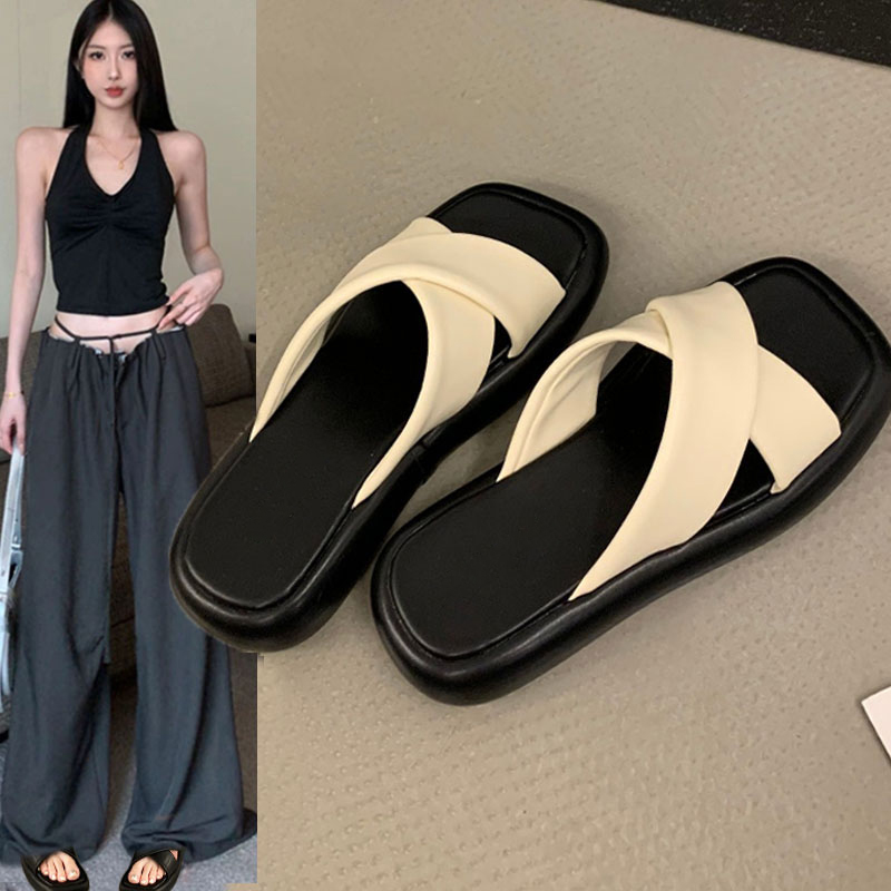 厚底一字拖鞋女夏外穿2024新款踩屎感休闲超火沙滩交叉绝美凉拖鞋主图