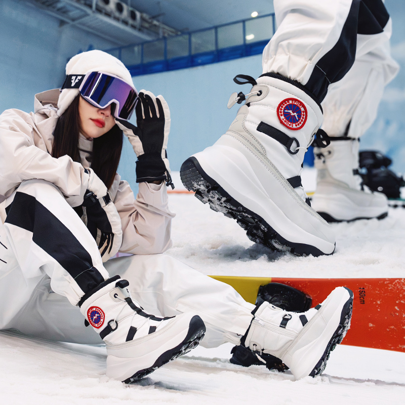 2024新款情侣雪地靴户外冬季东北棉鞋女防滑保暖女款雪鞋加厚男靴主图