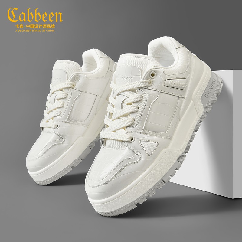 卡宾黑色鞋子男春款2025新款男鞋爆款休闲黑皮鞋潮鞋男士运动板鞋主图