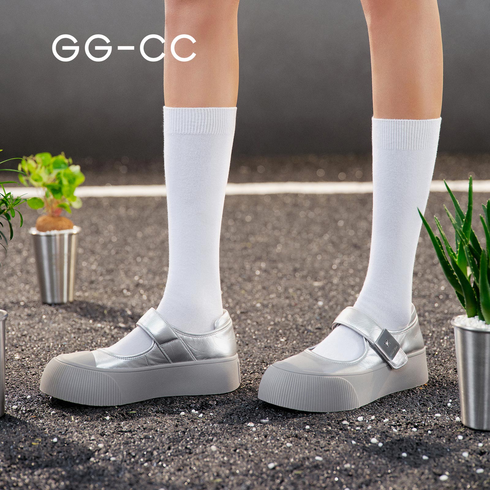 【陈都灵同款】GGCC银河微光2025夏季玛丽珍鞋银色厚底芭蕾单鞋女主图