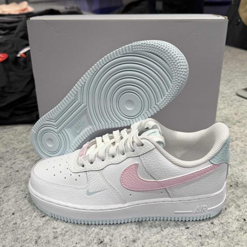 【耐克专属】女子 AIR FORCE 1 '07空军一号运动休闲板鞋IH0640-161主图