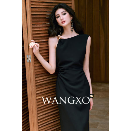 WANGXO｜0束缚微弹斜纹料｜金属镶饰斜领不对称腰间抽皱连衣裙